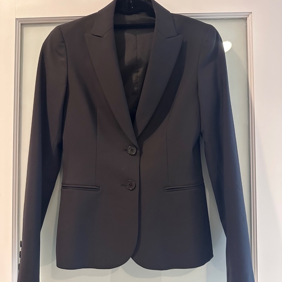 NWOT Theory Nichelle Tailor Black Blazer Size 2. Pristine. - Picture 1 of 9